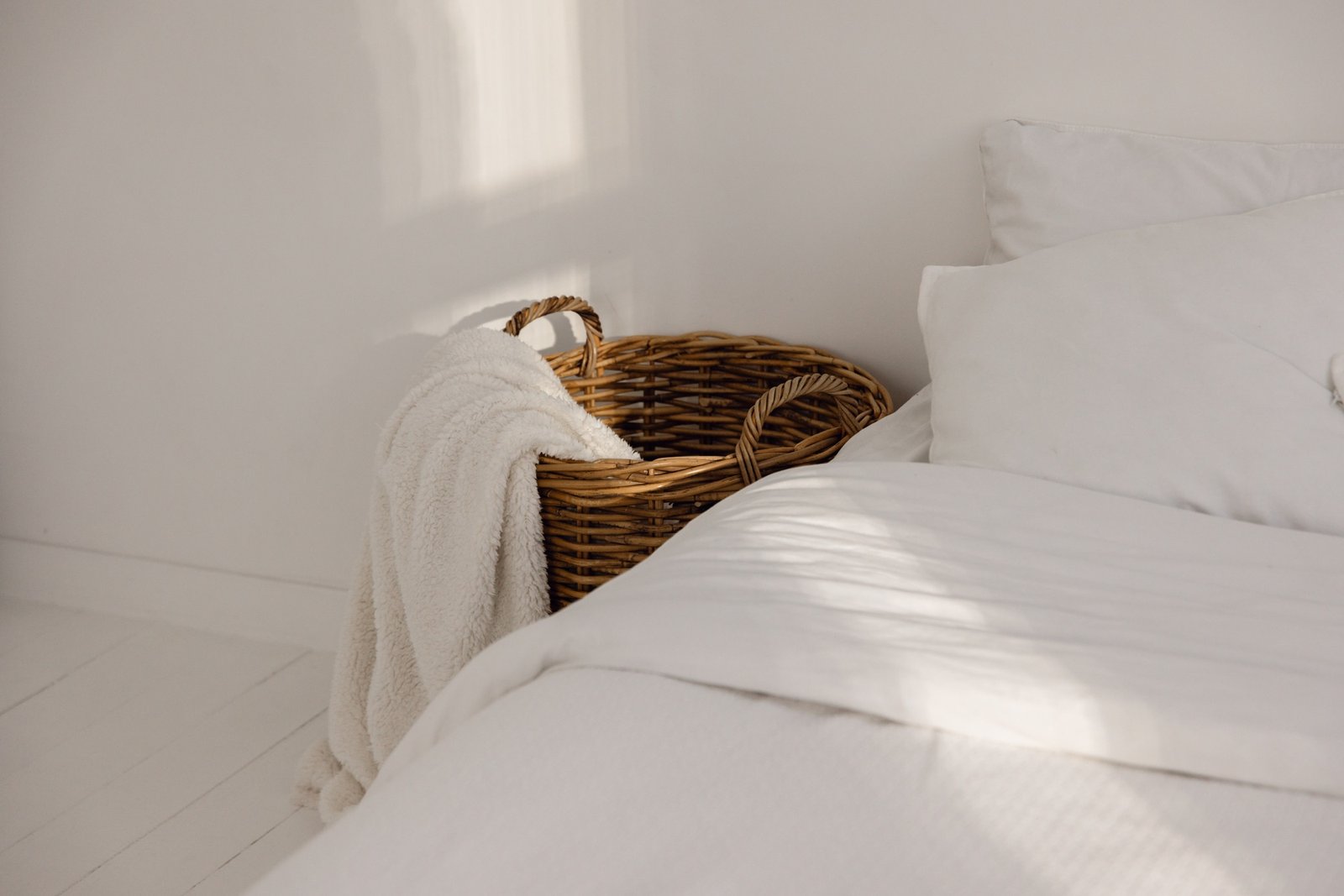 Bettwäsche mit ranzigem Geruch auf einem Bett